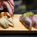 【神戸・三宮】お寿司とワインでちょい飲みを：牡蠣とワイン 立喰い すしまる ミント神戸店