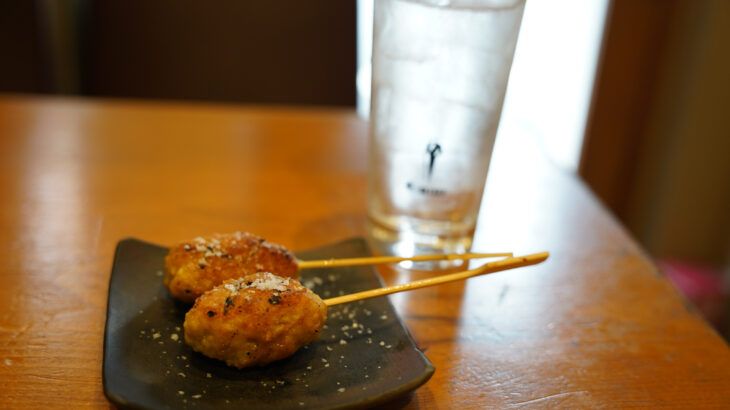 【神戸・元町】魚も鶏もアテも一品も、〆のカレーまで全部がおいしいお店：まなび家