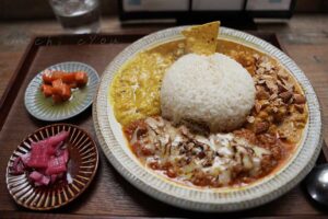 ラージクマール トアロード本店の4種あいがけスペシャルプレート